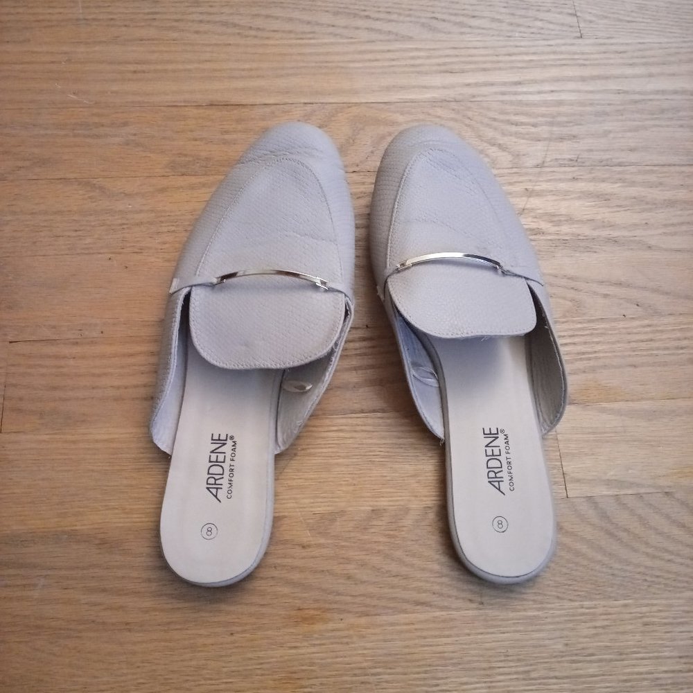 Ardene womans flat slides size 8